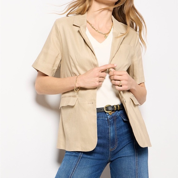 Evereve Grayson Short Sleeve Blazer - Picture 6 of 10